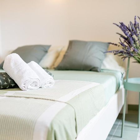 Oliva Apartment Imperia Eksteriør billede